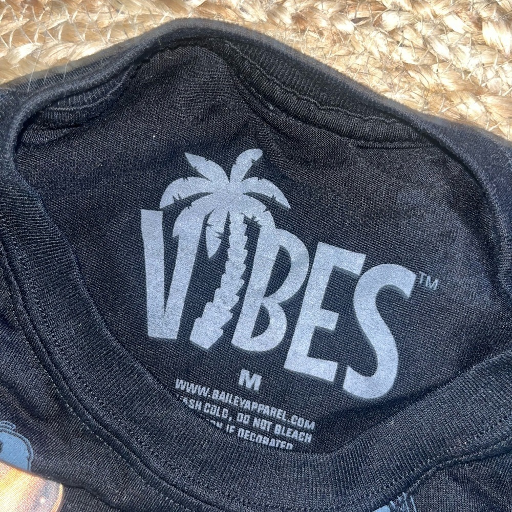 Vibes Brand Hustle Shirt -Emoji fire Graphic Tee🔥 NWOT Sz M - Picture 7 of 7